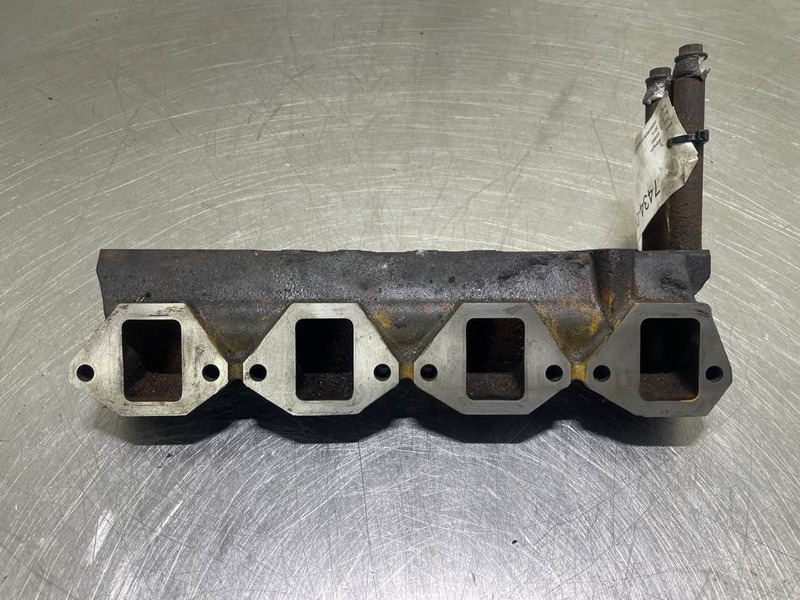 Ahlmann AS900-Cummins B3.3T-Intake-exhaust manifold - محرك - آلات البناء: صورة 2 Ahlmann AS900-Cummins B3.3T-Intake-exhaust manifold - محرك - آلات البناء: صورة 2