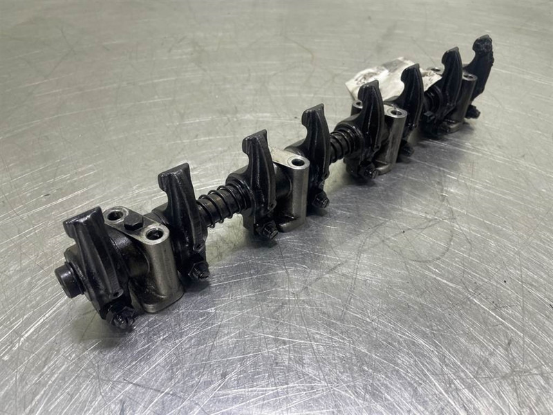 Ahlmann AS900-Cummins B3.3T-Rocker arm assembly - محرك - آلات البناء: صورة 3 Ahlmann AS900-Cummins B3.3T-Rocker arm assembly - محرك - آلات البناء: صورة 3