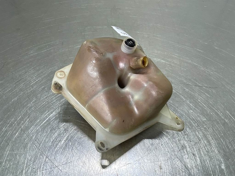 Ahlmann AZ14-4109530A/4109531A-Expansion tank/Behälter - محرك - آلات البناء: صورة 5 Ahlmann AZ14-4109530A/4109531A-Expansion tank/Behälter - محرك - آلات البناء: صورة 5