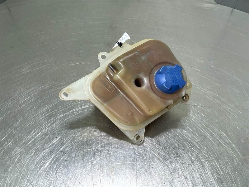 Ahlmann AZ14-4109530A/4109531A-Expansion tank/Behälter - محرك - آلات البناء: صورة 3 Ahlmann AZ14-4109530A/4109531A-Expansion tank/Behälter - محرك - آلات البناء: صورة 3