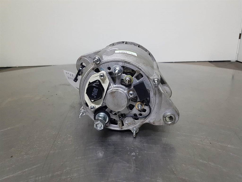 Case 921C-Cummins 0.120.468.136+-Alternator/Dynamo - محرك - آلات البناء: صورة 3 Case 921C-Cummins 0.120.468.136+-Alternator/Dynamo - محرك - آلات البناء: صورة 3