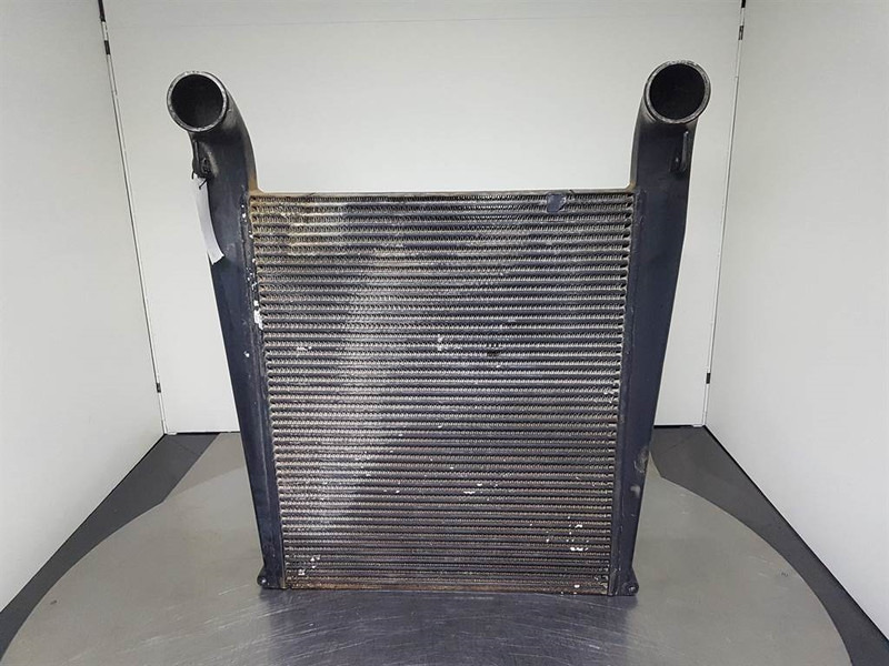 Case 921C-Modine 259332A4-Cooler/Kühler/Koeler - محرك - آلات البناء: صورة 1 Case 921C-Modine 259332A4-Cooler/Kühler/Koeler - محرك - آلات البناء: صورة 1