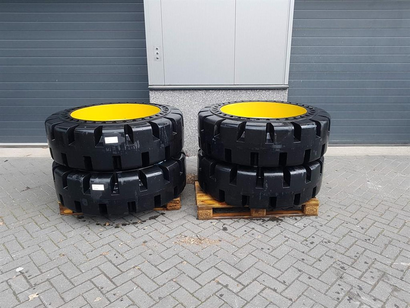 Cat 910/914 - 447-1131 - Tyre/Reifen/Band - الإطارات والجنوط - آلات البناء: صورة 1 Cat 910/914 - 447-1131 - Tyre/Reifen/Band - الإطارات والجنوط - آلات البناء: صورة 1