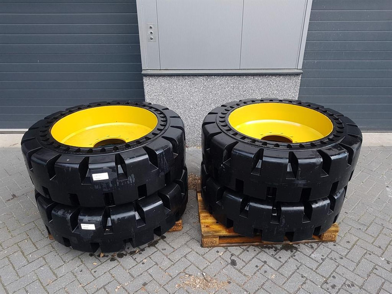 Cat 910/914 - 447-1131 - Tyre/Reifen/Band - الإطارات والجنوط - آلات البناء: صورة 2 Cat 910/914 - 447-1131 - Tyre/Reifen/Band - الإطارات والجنوط - آلات البناء: صورة 2