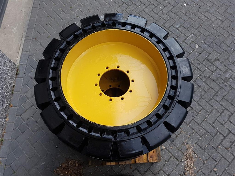 Cat 910/914 - 447-1131 - Tyre/Reifen/Band - الإطارات والجنوط - آلات البناء: صورة 4 Cat 910/914 - 447-1131 - Tyre/Reifen/Band - الإطارات والجنوط - آلات البناء: صورة 4