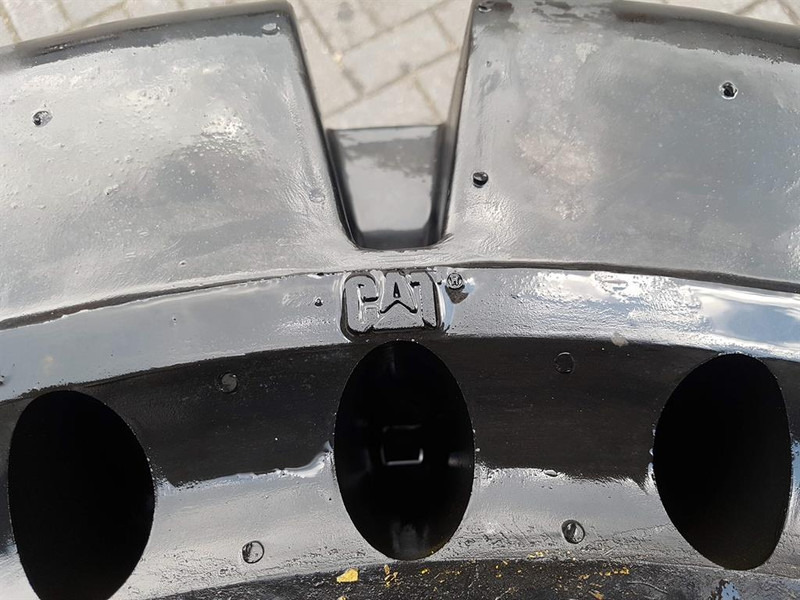 Cat 910/914 - 447-1131 - Tyre/Reifen/Band - الإطارات والجنوط - آلات البناء: صورة 5 Cat 910/914 - 447-1131 - Tyre/Reifen/Band - الإطارات والجنوط - آلات البناء: صورة 5