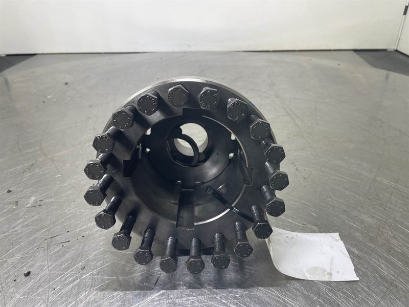 Cat 924G - Bevel gear set housing - المحور و قطع الغيار - آلات البناء: صورة 3 Cat 924G - Bevel gear set housing - المحور و قطع الغيار - آلات البناء: صورة 3