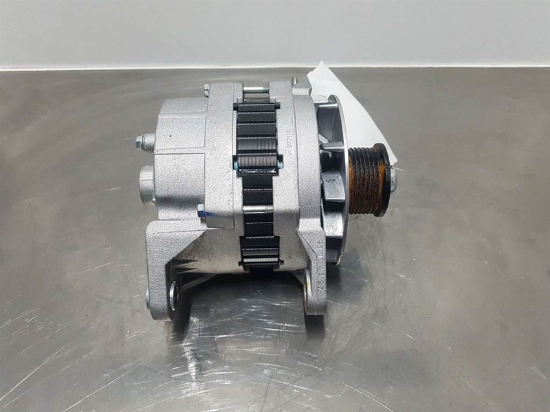 Cummins QSB5.9C-24V 70A-Alternator/Lichtmaschine/Dynamo - محرك - آلات البناء: صورة 2 Cummins QSB5.9C-24V 70A-Alternator/Lichtmaschine/Dynamo - محرك - آلات البناء: صورة 2
