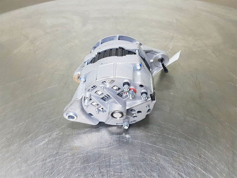 Cummins QSB5.9C-24V 70A-Alternator/Lichtmaschine/Dynamo - محرك - آلات البناء: صورة 5 Cummins QSB5.9C-24V 70A-Alternator/Lichtmaschine/Dynamo - محرك - آلات البناء: صورة 5