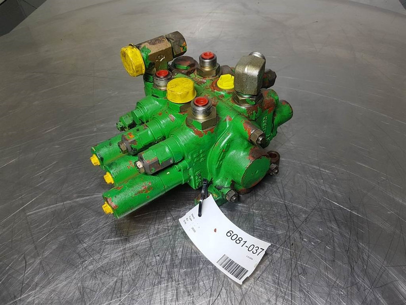 FIAT-HITACHI 21030-43041 - Hitachi W110 A - Valve/Ventiel - نظام الهيدروليك: صورة 1 FIAT-HITACHI 21030-43041 - Hitachi W110 A - Valve/Ventiel - نظام الهيدروليك: صورة 1