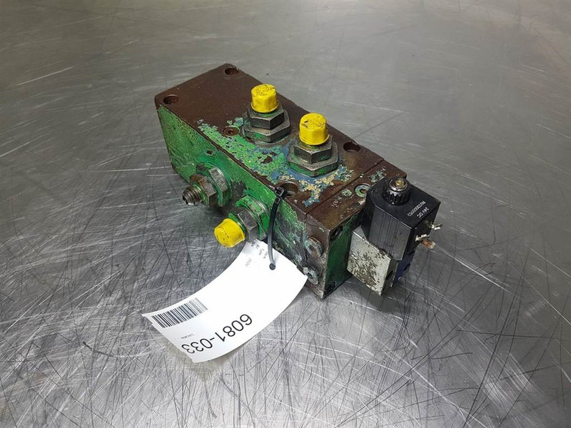 Hitachi W 110 A - Valve/Ventile/Ventiel - نظام الهيدروليك: صورة 1 Hitachi W 110 A - Valve/Ventile/Ventiel - نظام الهيدروليك: صورة 1
