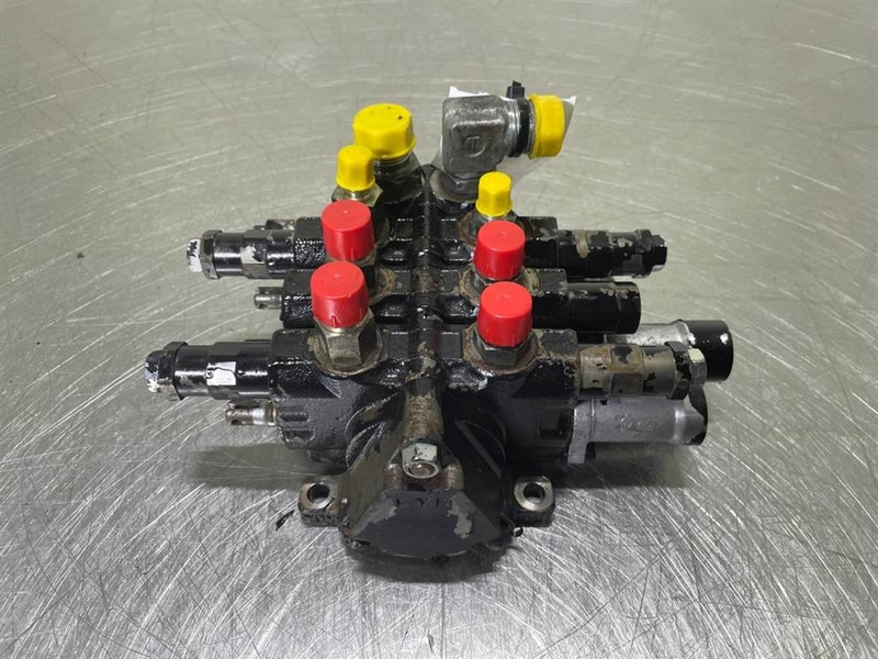 Hitachi ZW95LSD-KYB 00030-30141-Valve/Ventile/Ventiel - نظام الهيدروليك - آلات البناء: صورة 3 Hitachi ZW95LSD-KYB 00030-30141-Valve/Ventile/Ventiel - نظام الهيدروليك - آلات البناء: صورة 3
