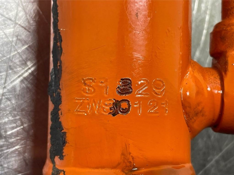Hitachi ZW95LSD - Steering cylinder/Lenkzylinder - نظام الهيدروليك - آلات البناء: صورة 4 Hitachi ZW95LSD - Steering cylinder/Lenkzylinder - نظام الهيدروليك - آلات البناء: صورة 4