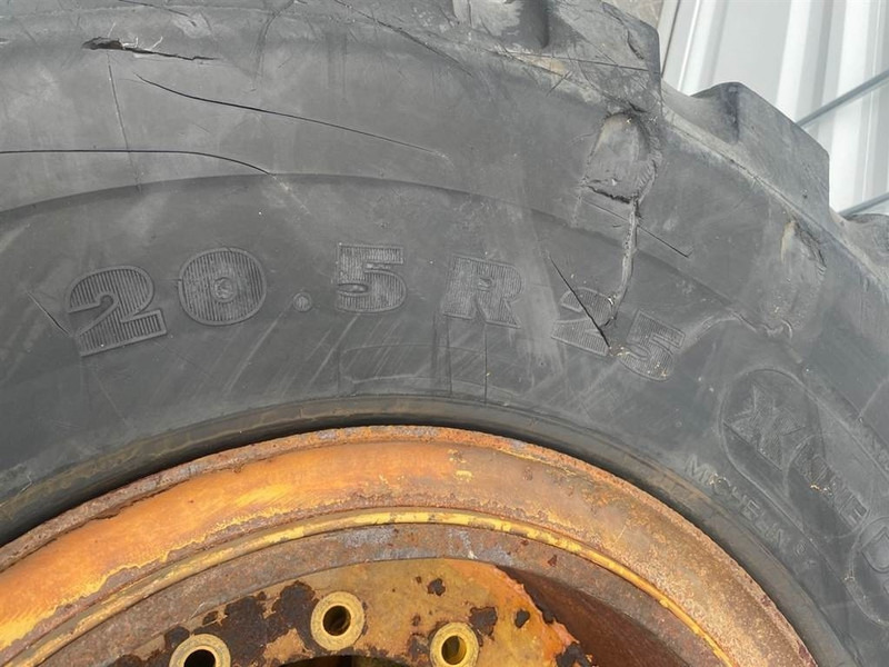 Hyundai HL740-9-Michelin 20.5R25-Tire/Reifen/Band - الإطارات والجنوط - آلات البناء: صورة 5 Hyundai HL740-9-Michelin 20.5R25-Tire/Reifen/Band - الإطارات والجنوط - آلات البناء: صورة 5