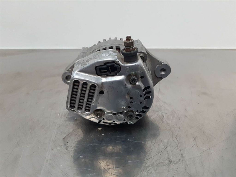 Kubota 12V 30A - Alternator/Lichtmaschine/Dynamo - محرك - آلات البناء: صورة 5 Kubota 12V 30A - Alternator/Lichtmaschine/Dynamo - محرك - آلات البناء: صورة 5