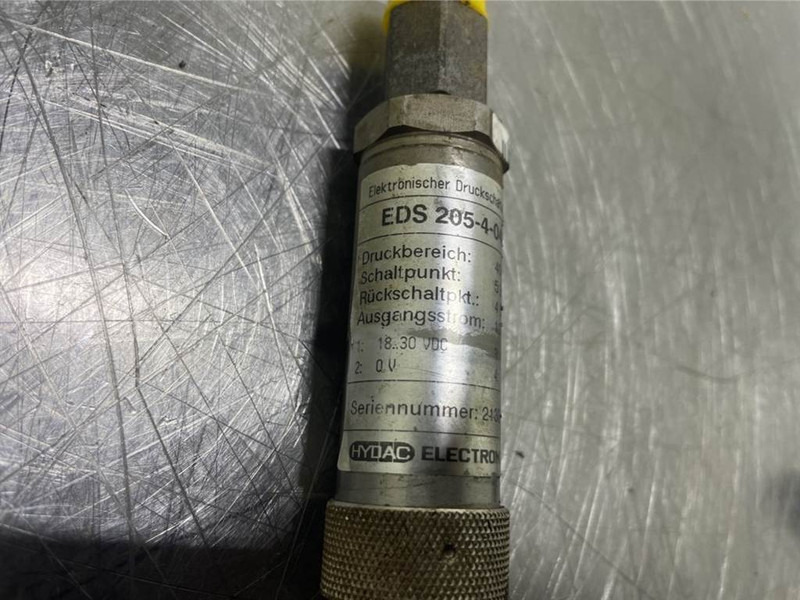 Liebherr A924B-905990-Sensor/Druckschalter - النظام الكهربائي - آلات البناء: صورة 3 Liebherr A924B-905990-Sensor/Druckschalter - النظام الكهربائي - آلات البناء: صورة 3