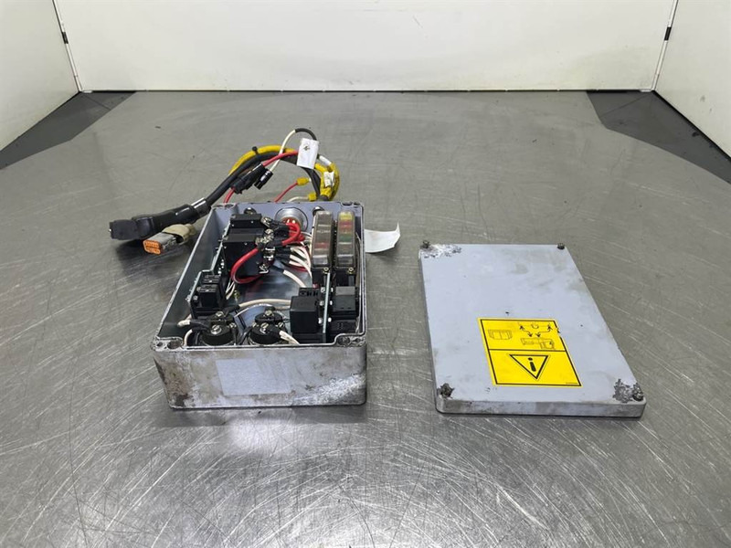 Liebherr A934C-9948254-Control box/Elektrokasten - النظام الكهربائي - آلات البناء: صورة 4 Liebherr A934C-9948254-Control box/Elektrokasten - النظام الكهربائي - آلات البناء: صورة 4