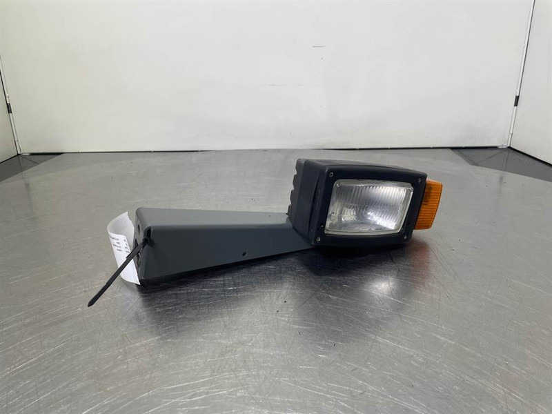 Liebherr L514 Speeder-6905528-Light/Leuchte/Verlichting - النظام الكهربائي - آلات البناء: صورة 1 Liebherr L514 Speeder-6905528-Light/Leuchte/Verlichting - النظام الكهربائي - آلات البناء: صورة 1