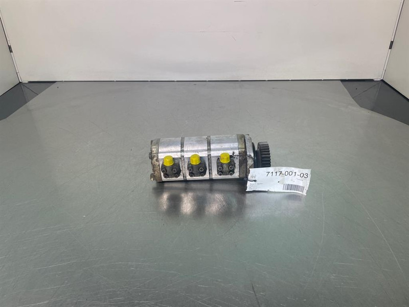 Manitou -5N2460309-Gearpump/Zahnradpumpe/Tandwielpomp - نظام الهيدروليك - آلات البناء: صورة 1 Manitou -5N2460309-Gearpump/Zahnradpumpe/Tandwielpomp - نظام الهيدروليك - آلات البناء: صورة 1