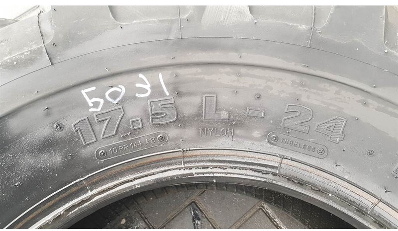 Mitas 17.5L-24 - Tyre/Reifen/Band - إطارات - آلات البناء: صورة 3 Mitas 17.5L-24 - Tyre/Reifen/Band - إطارات - آلات البناء: صورة 3