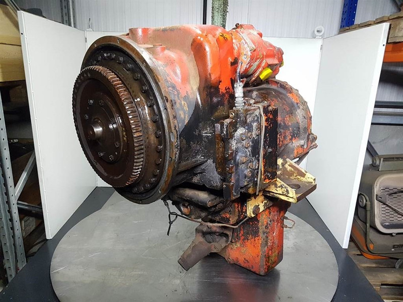 O & K L45 - Transmission/Getriebe/Transmissiebak - علبة التروس و قطع الغيار - آلات البناء: صورة 3 O & K L45 - Transmission/Getriebe/Transmissiebak - علبة التروس و قطع الغيار - آلات البناء: صورة 3