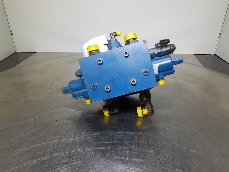 Rexroth M6-1116-00/3M6 - Fiat-Hitachi W170 - Valve - نظام الهيدروليك: صورة 3 Rexroth M6-1116-00/3M6 - Fiat-Hitachi W170 - Valve - نظام الهيدروليك: صورة 3
