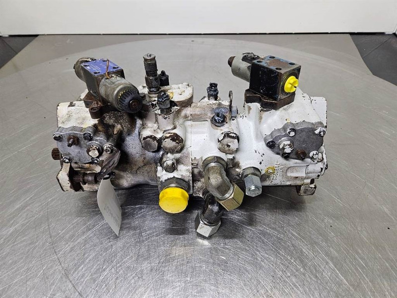 Sauer Sundstrand -7090202-Tandem pump/Fahrpumpe/Ri - نظام الهيدروليك - آلات البناء: صورة 1 Sauer Sundstrand -7090202-Tandem pump/Fahrpumpe/Ri - نظام الهيدروليك - آلات البناء: صورة 1