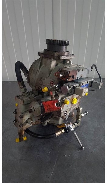 Sauer Sundstrand 90R100DK9B8 - Paus RL1051 - Pump - نظام الهيدروليك: صورة 1 Sauer Sundstrand 90R100DK9B8 - Paus RL1051 - Pump - نظام الهيدروليك: صورة 1