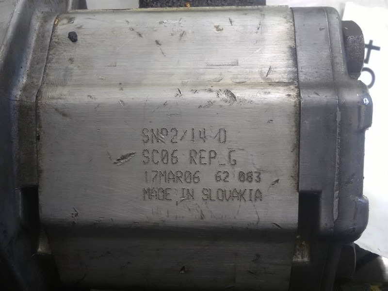 Sauer Sundstrand SNP2/14DSC06REPG - Gearpump - نظام الهيدروليك: صورة 3 Sauer Sundstrand SNP2/14DSC06REPG - Gearpump - نظام الهيدروليك: صورة 3