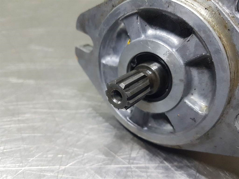 Sauer Sundstrand SNP2/4DSC06REPG/5D - Gearpump/Zah - نظام الهيدروليك - آلات البناء: صورة 4 Sauer Sundstrand SNP2/4DSC06REPG/5D - Gearpump/Zah - نظام الهيدروليك - آلات البناء: صورة 4