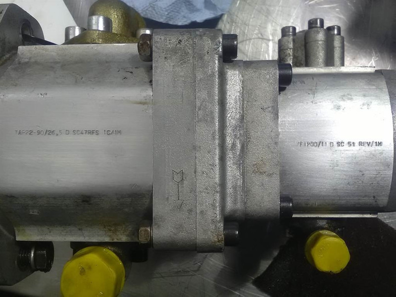 Sauer Sundstrand TAP22-90/26,5D - Gearpump - نظام الهيدروليك: صورة 3 Sauer Sundstrand TAP22-90/26,5D - Gearpump - نظام الهيدروليك: صورة 3