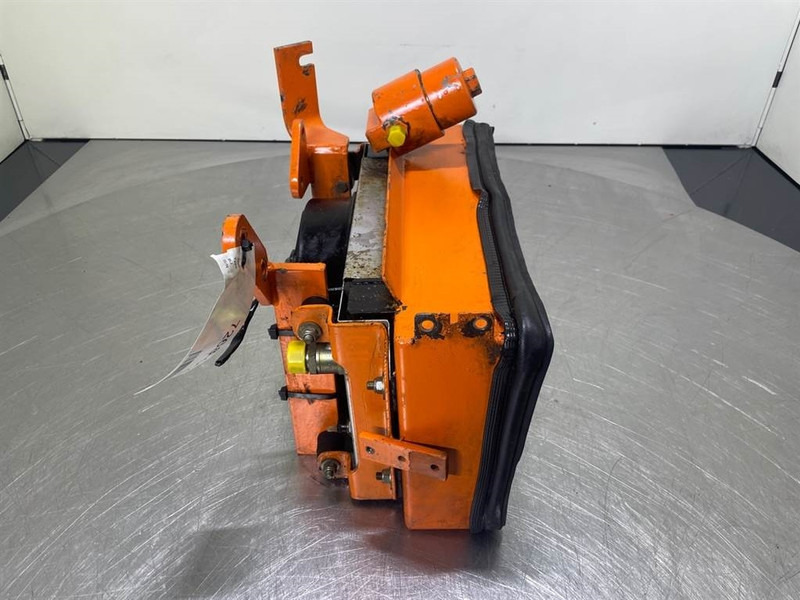 Schaeff - Cooler/Kühler/Koeler - محرك - آلات البناء: صورة 2 Schaeff - Cooler/Kühler/Koeler - محرك - آلات البناء: صورة 2