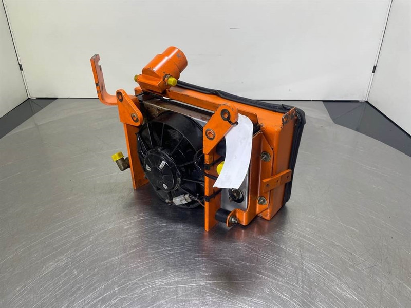 Schaeff - Cooler/Kühler/Koeler - محرك - آلات البناء: صورة 1 Schaeff - Cooler/Kühler/Koeler - محرك - آلات البناء: صورة 1