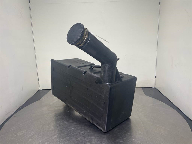 Schaeff SKL834-5267010034/6414014102-Fuel tank - إطار/ شاسيه - آلات البناء: صورة 2 Schaeff SKL834-5267010034/6414014102-Fuel tank - إطار/ شاسيه - آلات البناء: صورة 2