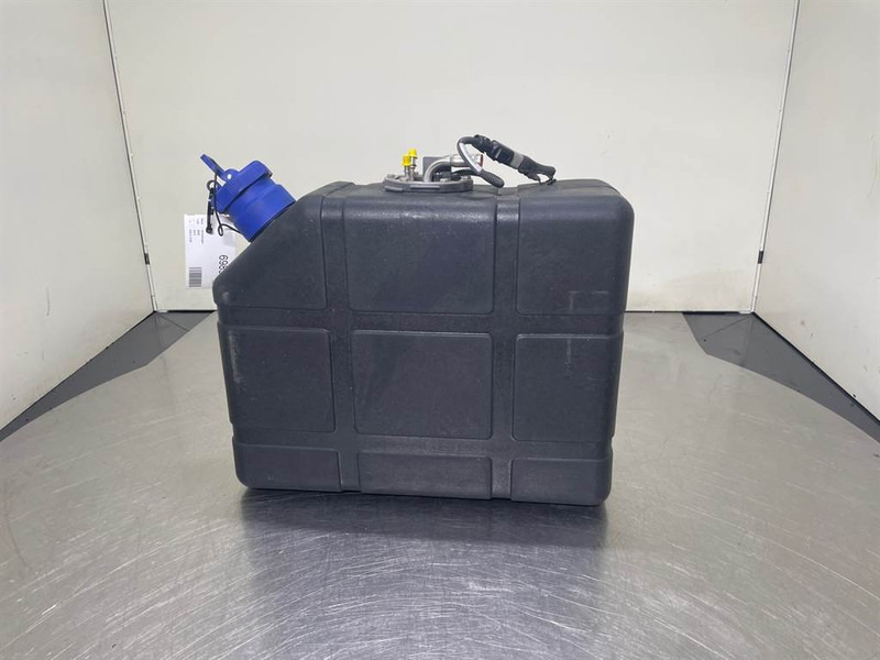 Sennebogen 835E-Cummins 4387616-AdBlue tank - إطار/ شاسيه - آلات البناء: صورة 2 Sennebogen 835E-Cummins 4387616-AdBlue tank - إطار/ شاسيه - آلات البناء: صورة 2