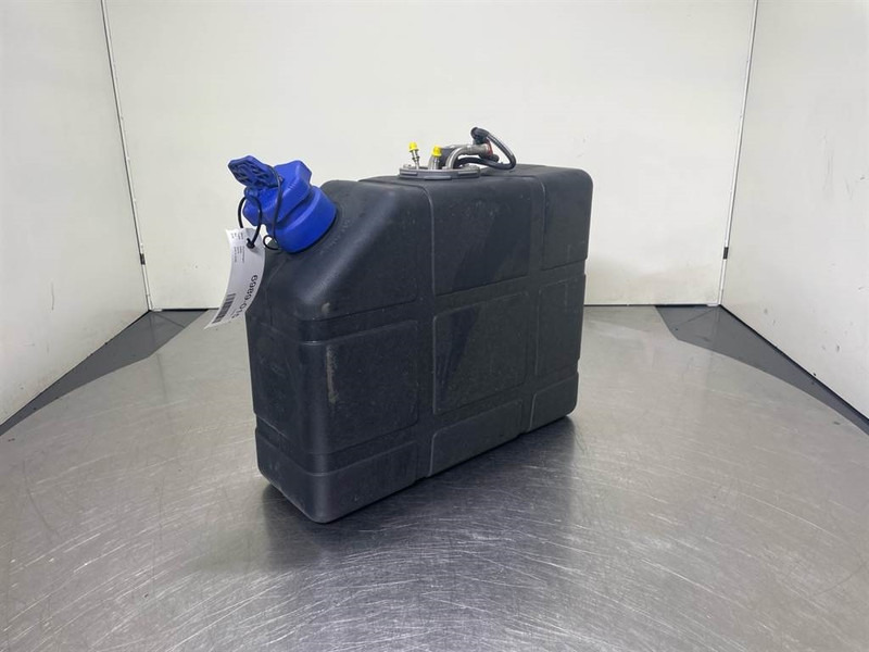 Sennebogen 835E-Cummins 4387616-AdBlue tank - إطار/ شاسيه - آلات البناء: صورة 1 Sennebogen 835E-Cummins 4387616-AdBlue tank - إطار/ شاسيه - آلات البناء: صورة 1