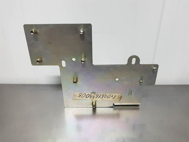 Terex Schaeff -0451539005-Bracket/Ventilhalterplatte/Plaat - إطار/ شاسيه - آلات البناء: صورة 4 Terex Schaeff -0451539005-Bracket/Ventilhalterplatte/Plaat - إطار/ شاسيه - آلات البناء: صورة 4