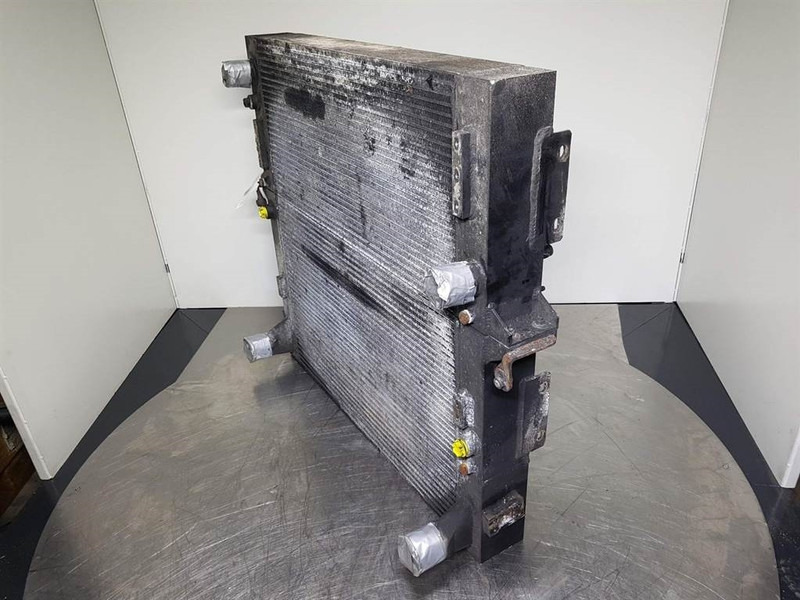 Terex TL260 - Cooler/Kühler/Koeler - المحرك و قطع الغيار - آلات البناء: صورة 2 Terex TL260 - Cooler/Kühler/Koeler - المحرك و قطع الغيار - آلات البناء: صورة 2