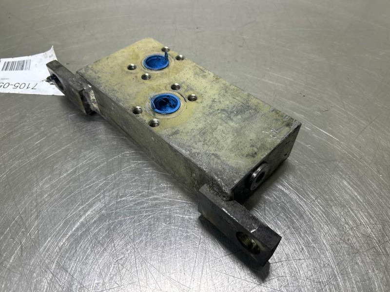 Terex TW150-6058150-Distributor/Verteiler - نظام الهيدروليك - آلات البناء: صورة 3 Terex TW150-6058150-Distributor/Verteiler - نظام الهيدروليك - آلات البناء: صورة 3
