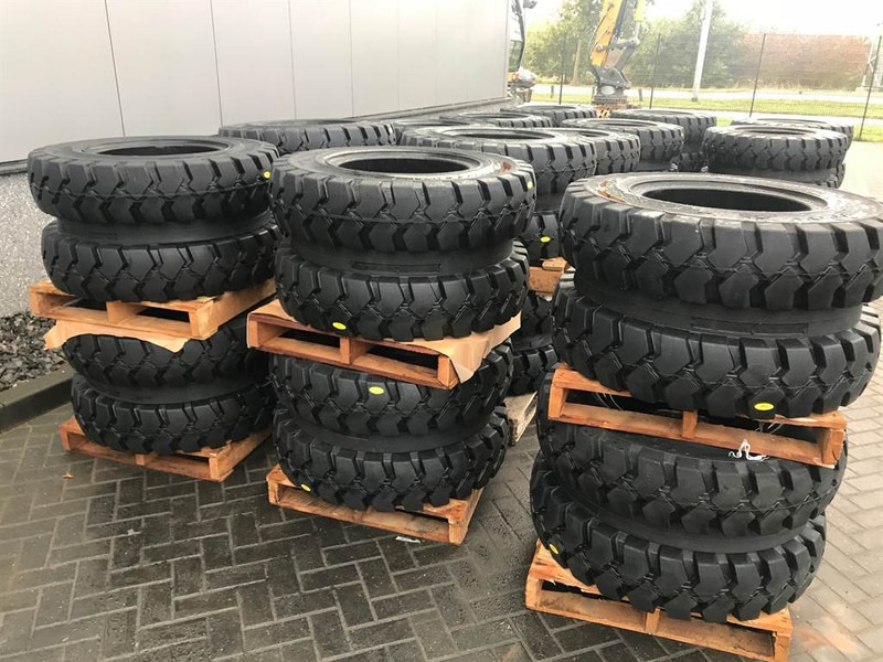 Trelleborg 12.00-20 Dual excavator solid-Tyre/Reifen/Banden - الإطارات والجنوط - آلات البناء: صورة 3 Trelleborg 12.00-20 Dual excavator solid-Tyre/Reifen/Banden - الإطارات والجنوط - آلات البناء: صورة 3