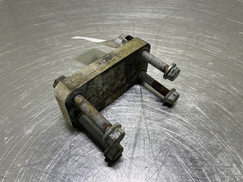 Volvo L30B - Axle mounting/Achsbefestigung/Asstrop - إطار/ شاسيه - آلات البناء: صورة 1 Volvo L30B - Axle mounting/Achsbefestigung/Asstrop - إطار/ شاسيه - آلات البناء: صورة 1