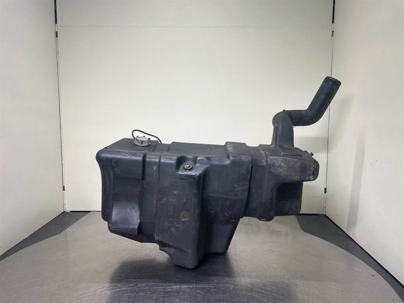 Volvo L30B-Z/X-VOE11306084-Fuel tank/Kraftstofftank - إطار/ شاسيه - آلات البناء: صورة 1 Volvo L30B-Z/X-VOE11306084-Fuel tank/Kraftstofftank - إطار/ شاسيه - آلات البناء: صورة 1