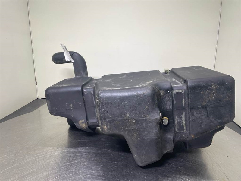 Volvo L30B-Z/X-VOE11306084-Fuel tank/Kraftstofftank - إطار/ شاسيه - آلات البناء: صورة 4 Volvo L30B-Z/X-VOE11306084-Fuel tank/Kraftstofftank - إطار/ شاسيه - آلات البناء: صورة 4