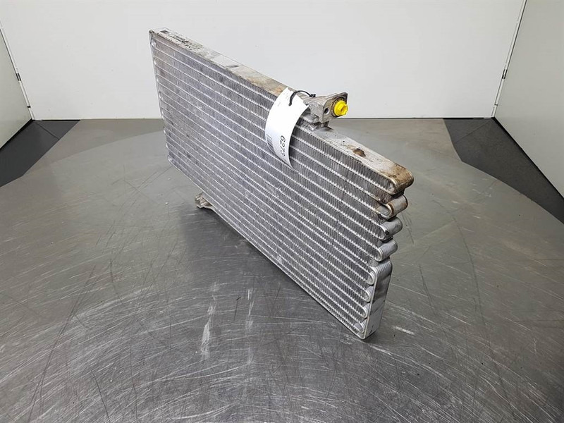 Volvo L50F-Modine 5053410-Airco condenser/Airco koeler - إطار/ شاسيه - آلات البناء: صورة 2 Volvo L50F-Modine 5053410-Airco condenser/Airco koeler - إطار/ شاسيه - آلات البناء: صورة 2