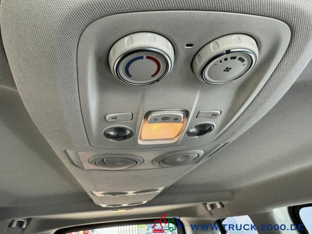 Opel Vivaro 9 Sitzer Klima vorne & hinten Navi + DAB - حافلة صغيرة, ميكروباص: صورة 3 Opel Vivaro 9 Sitzer Klima vorne & hinten Navi + DAB - حافلة صغيرة, ميكروباص: صورة 3