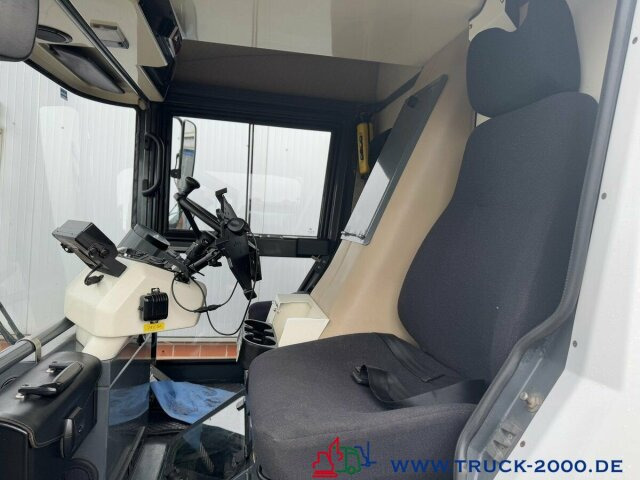 Ravo 540 3 Besensystem Sweeper + Sprühen 50 Km/h - سياره كنس شوارع: صورة 5 Ravo 540 3 Besensystem Sweeper + Sprühen 50 Km/h - سياره كنس شوارع: صورة 5