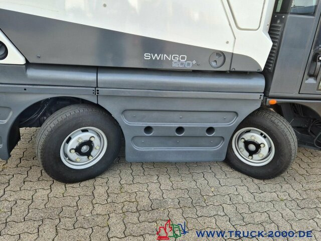 Schmidt Swingo 200+ Comp. 4 Radlenkung Kehren & Sprühen - سياره كنس شوارع: صورة 2 Schmidt Swingo 200+ Comp. 4 Radlenkung Kehren & Sprühen - سياره كنس شوارع: صورة 2