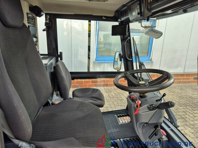 Schmidt Swingo 200+ Comp. 4 Radlenkung Kehren & Sprühen - سياره كنس شوارع: صورة 3 Schmidt Swingo 200+ Comp. 4 Radlenkung Kehren & Sprühen - سياره كنس شوارع: صورة 3