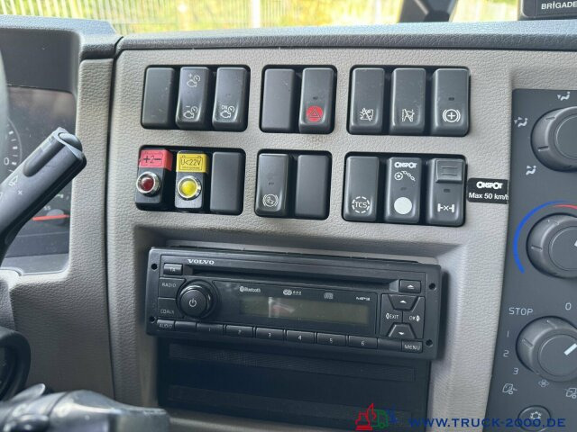 Volvo FL16 250 Tiefkühler MOTORSCHADEN / ENGINE BROKEN - شاحنة الفريزر: صورة 4 Volvo FL16 250 Tiefkühler MOTORSCHADEN / ENGINE BROKEN - شاحنة الفريزر: صورة 4
