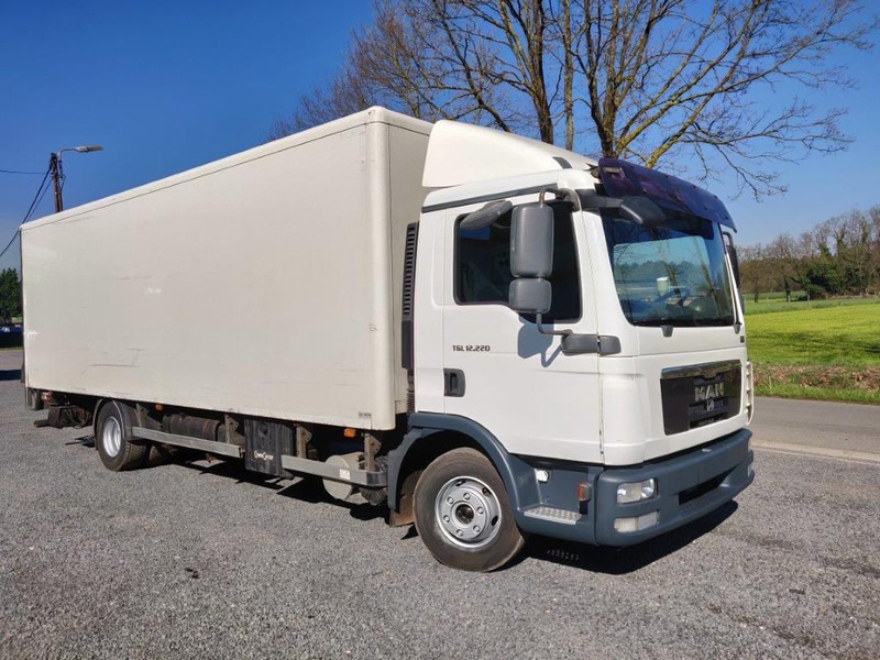 MAN TGL 12.220 TGL 12.220 bakwagen met laadklep euro5 - شاحنة مقفلة: صورة 2 MAN TGL 12.220 TGL 12.220 bakwagen met laadklep euro5 - شاحنة مقفلة: صورة 2